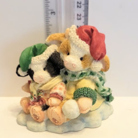 Vintage 1994 Mary’s Moo Moo’s Cow Figurine “Merry Christmoos“ - Picture 2 of 4